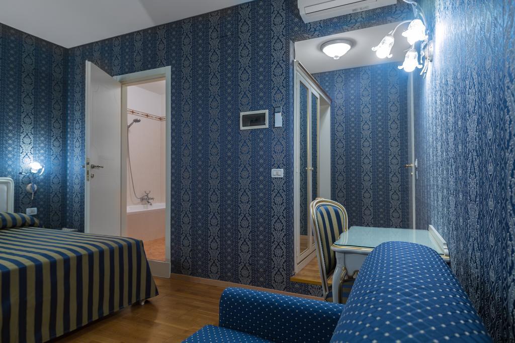 Residenza Nobile - Locazione Turistica Hotel Venesia Bagian luar foto