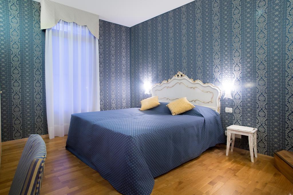 Residenza Nobile - Locazione Turistica Hotel Venesia Ruang foto