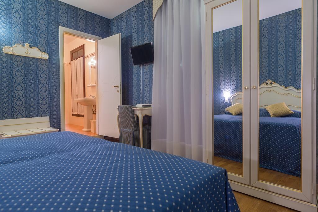 Residenza Nobile - Locazione Turistica Hotel Venesia Ruang foto