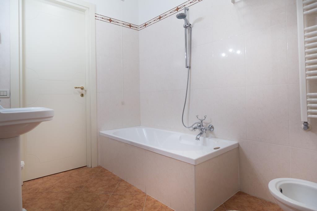 Residenza Nobile - Locazione Turistica Hotel Venesia Ruang foto