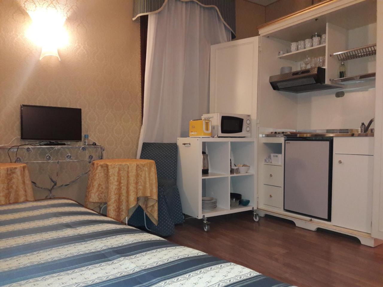Residenza Nobile - Locazione Turistica Hotel Venesia Bagian luar foto