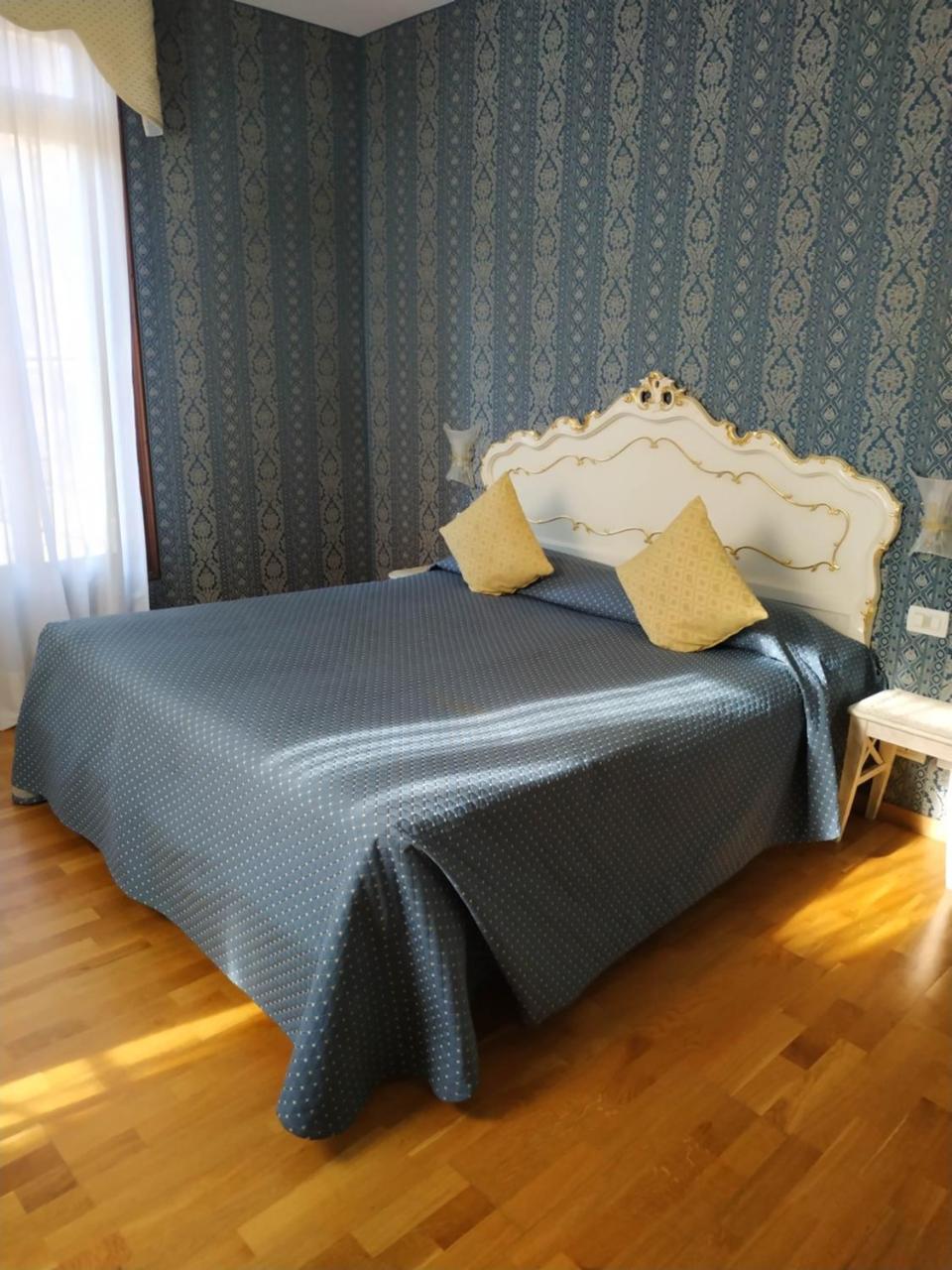 Residenza Nobile - Locazione Turistica Hotel Venesia Bagian luar foto