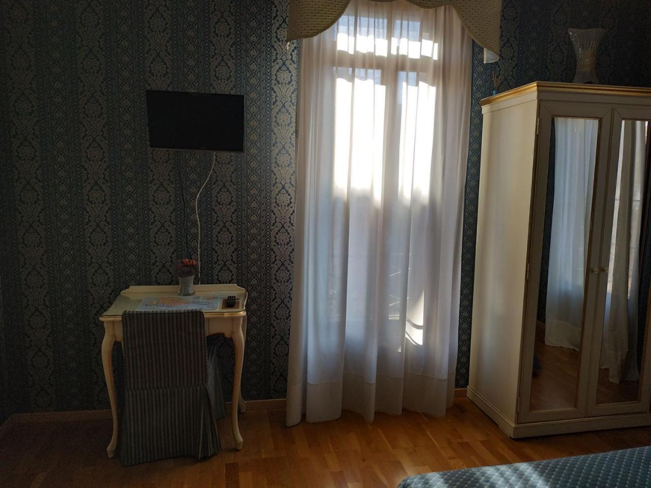 Residenza Nobile - Locazione Turistica Hotel Venesia Bagian luar foto