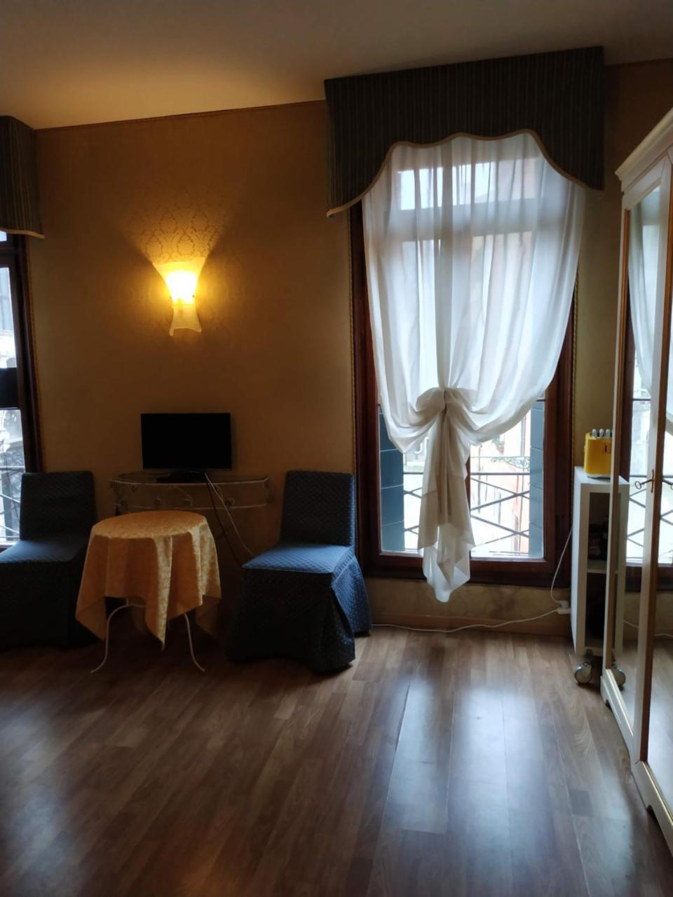 Residenza Nobile - Locazione Turistica Hotel Venesia Bagian luar foto